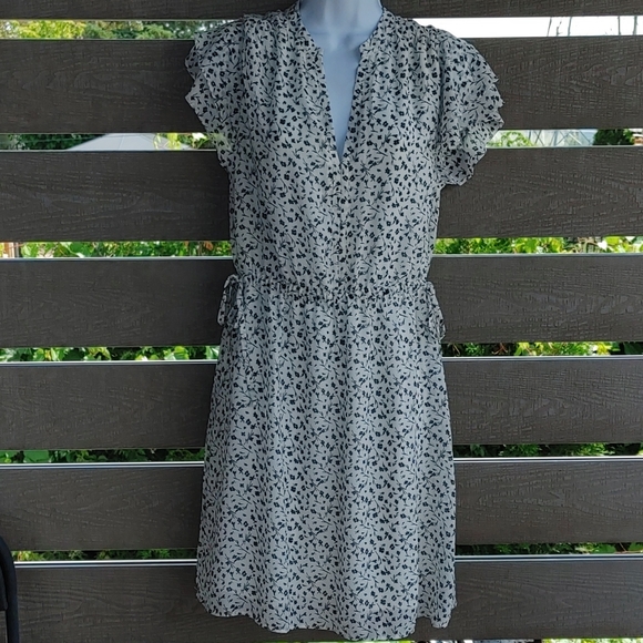 H&M Dresses & Skirts - H&My midi dress size M beige and black